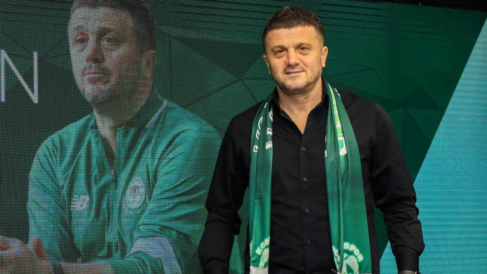 Konyaspor Hakan Keleş ile sözleşme imzaladı